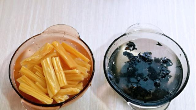 此菜不能隔夜吃,吃一次比吸烟的危害大,不懂就吃亏大了休闲区蓝鸢梦想 - Www.slyday.coM 此菜不能隔夜吃,吃一次比吸烟的危害大,不懂就吃亏大了休闲区蓝鸢梦想 - Www.slyday.coM