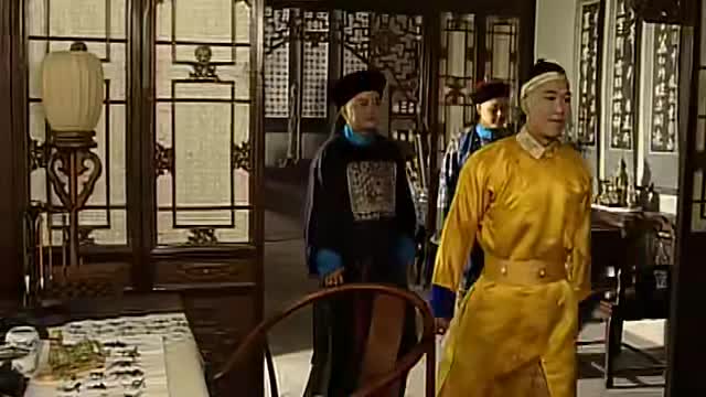 和珅状告刘墉“贪污”，皇上去刘府查看，怎料刘墉跪下哭了起来！