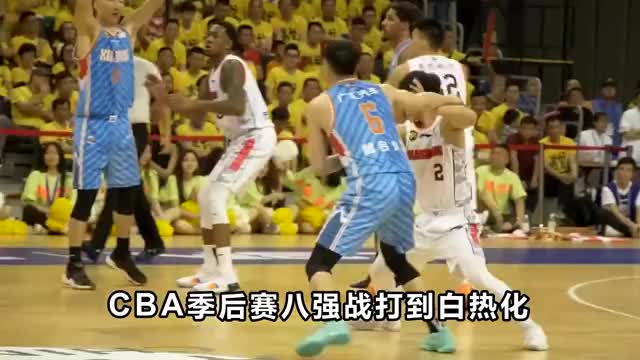 张才仁侵犯徐杰违体？专家放话：谁说这个球不违体的？悬赏100万