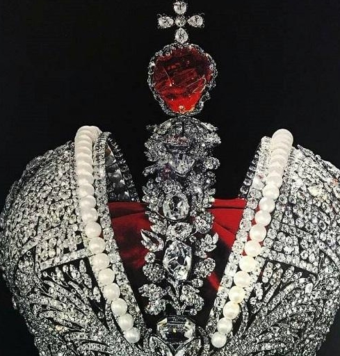 全球10大最贵的皇冠,第六镶了4836颗钻石,都是有钱也买不到