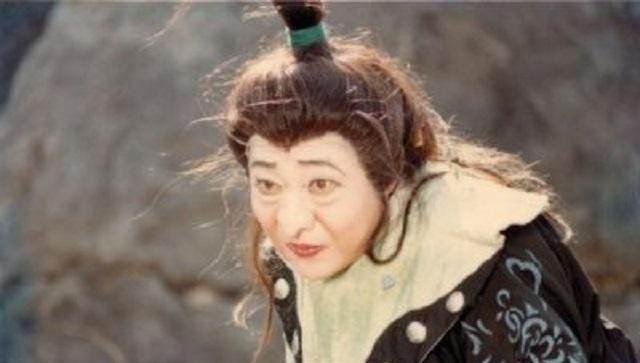 而老先生尤以在《西游记》中扮演的角色更多,也更为大众所熟知,比如