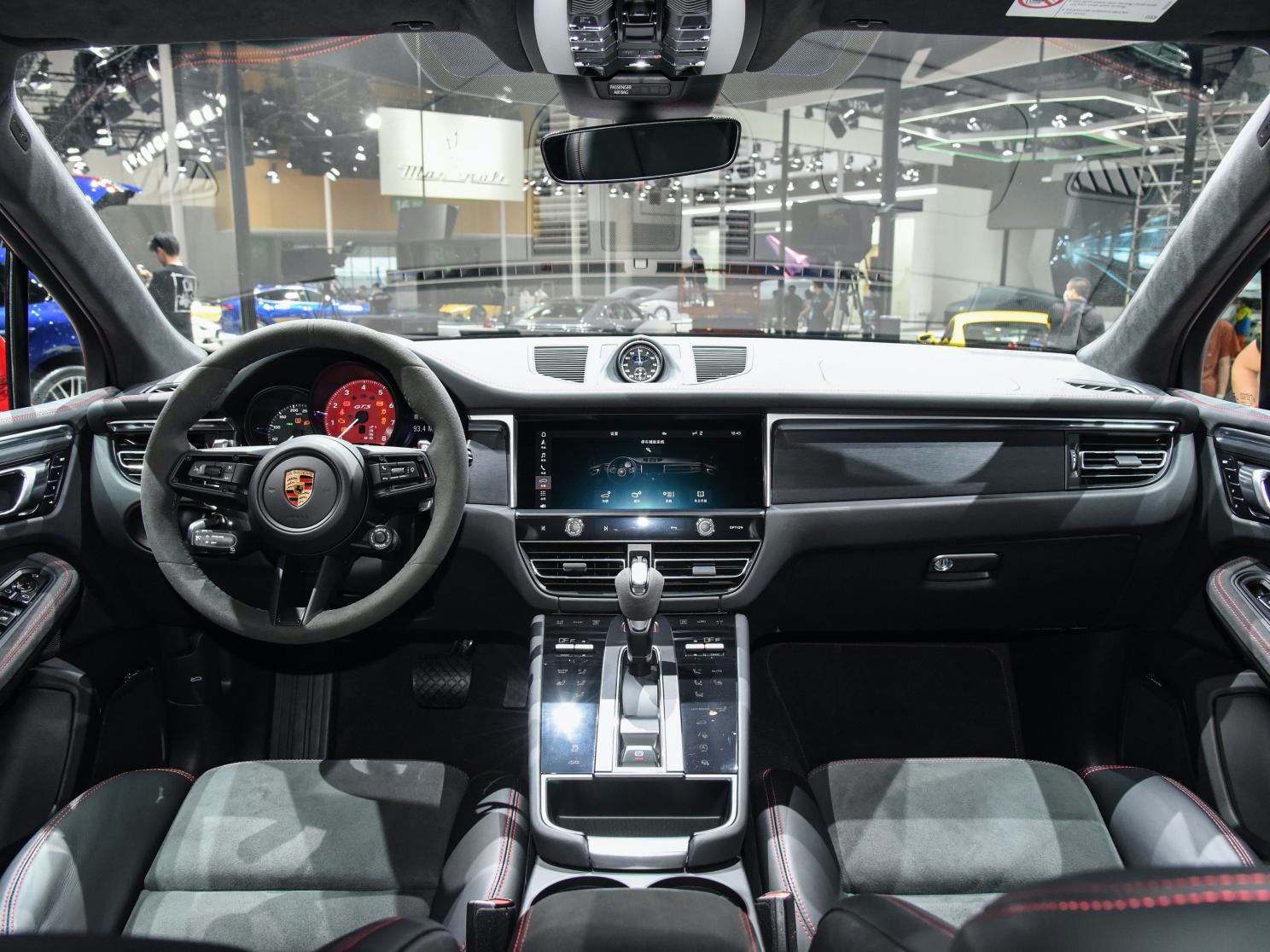 【新款保时捷macan亮相成都车展】