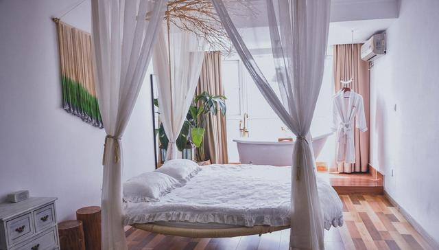 重庆网红波西米亚民宿，浪漫的江景房让人独享一线江景休闲区蓝鸢梦想 - Www.slyday.coM