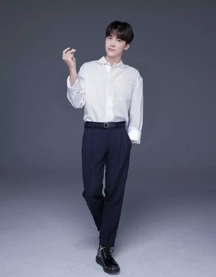 李易峰白衬衫合集,除了演戏他真的还很会穿白衬衫!