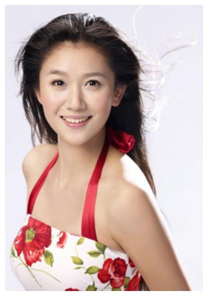 丁甜,1985年7月21日出生于湖北省襄阳市,中国内地女主持人,演员,毕业