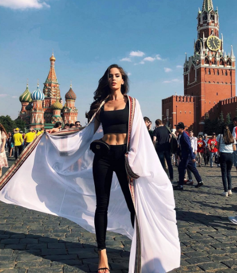 欧迈超模娜塔莉亚·巴鲁里奇美照