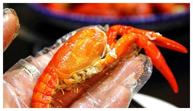 买小龙虾时挑青壳的还是红壳的?原来以前一直都搞错,以后就懂了