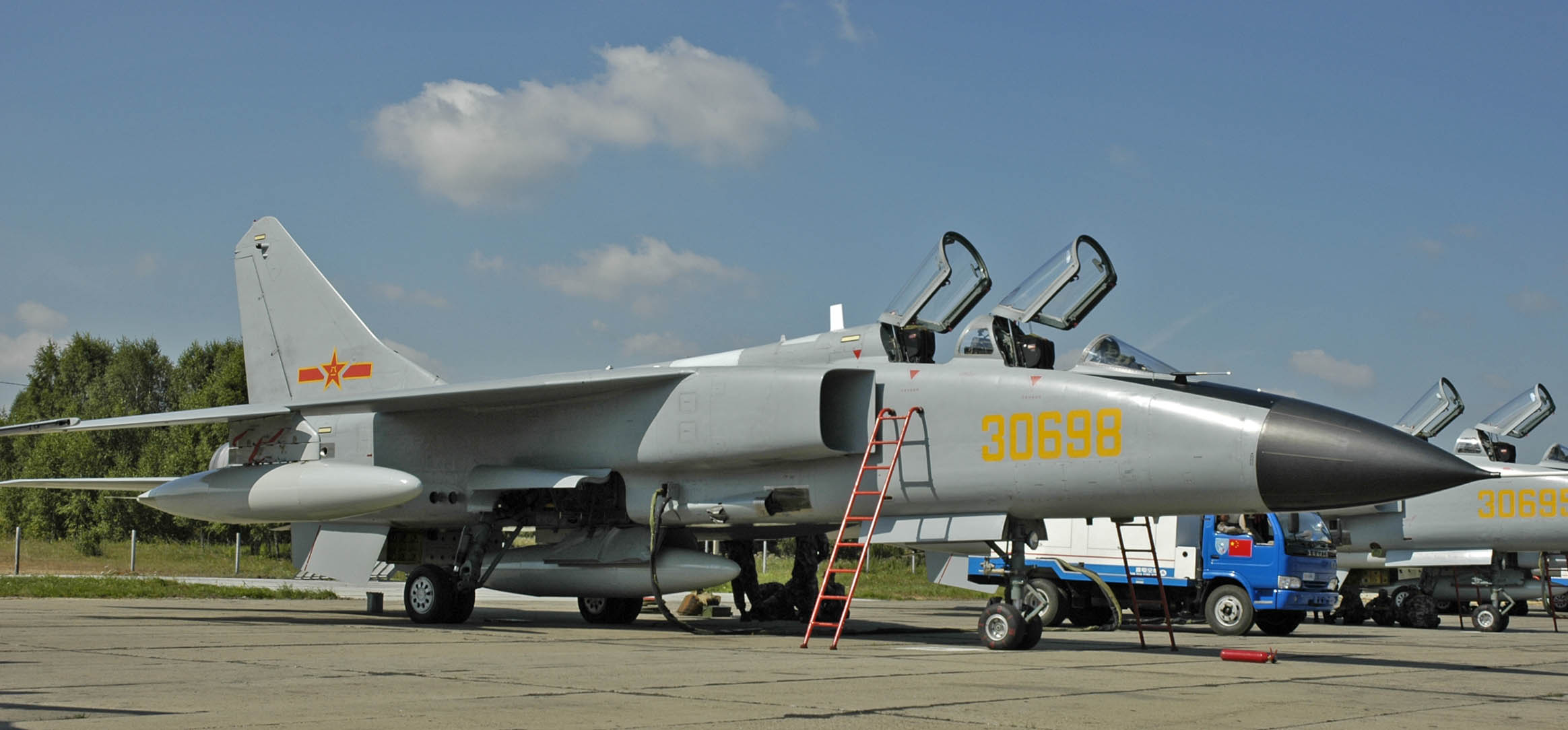 歼轰-7演练空投水雷,对封锁台东海域大有作用?