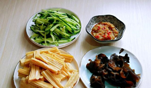 此菜不能隔夜吃,吃一次比吸烟的危害大,不懂就吃亏大了休闲区蓝鸢梦想 - Www.slyday.coM 此菜不能隔夜吃,吃一次比吸烟的危害大,不懂就吃亏大了休闲区蓝鸢梦想 - Www.slyday.coM