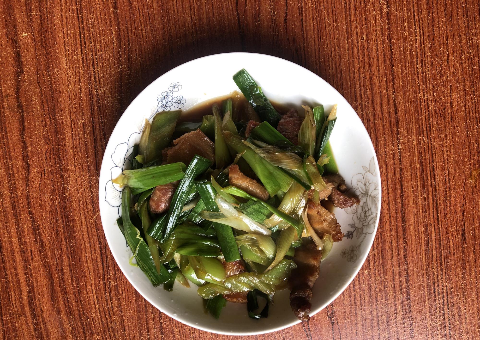 简单家常菜蒜苗炒肉这样做味道十足吃完还想吃