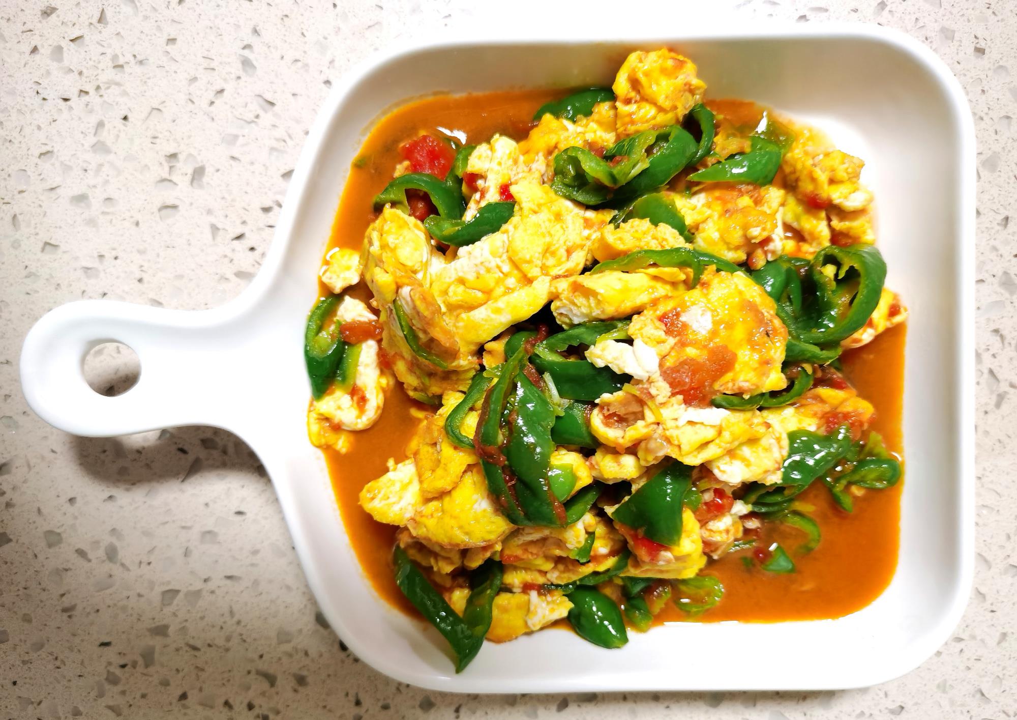 西红柿辣子炒鸡蛋番茄炒蛋的灵魂升级