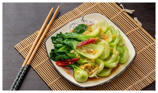 做蒜蓉上海青,学会下锅炒两遍,翠绿鲜嫩不出水,营养不流失_高清图集