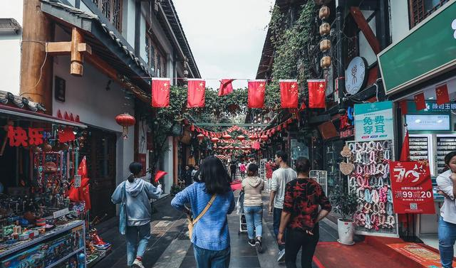 四川最“洋气”城市，红灯酒绿连接石板木门，原来庙宇还能这么玩休闲区蓝鸢梦想 - Www.slyday.coM