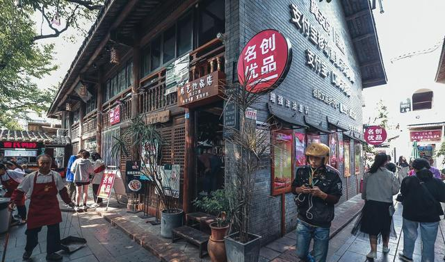 四川最“洋气”城市，红灯酒绿连接石板木门，原来庙宇还能这么玩休闲区蓝鸢梦想 - Www.slyday.coM