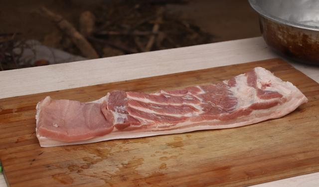 选五花肉时别再被忽悠了学会老师傅这3招一眼就搞定