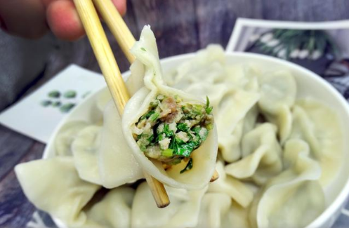 多给家人吃这菜,好吃开胃,用来包饺子味道真好|香菜|包饺子|饺子_新浪