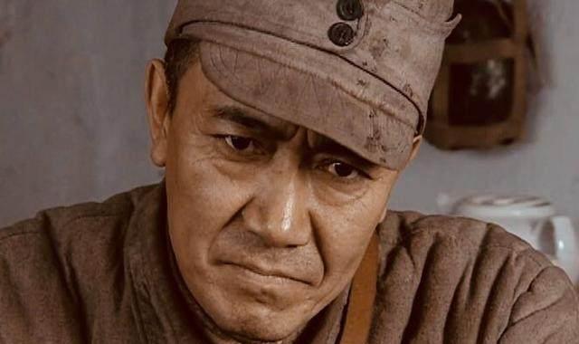 《亮剑》赵政委改了两处台词,看完不得不说,改的真特娘的漂亮!