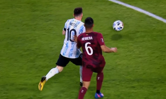 3比0，阿根廷完胜！梅西笑了：创2大神迹+举拳庆祝，5万球迷欢呼休闲区蓝鸢梦想 - Www.slyday.coM