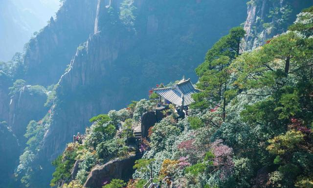 黄山最容易看见云海的地方,恐高者都害怕来,但来了绝不后悔!休闲区蓝鸢梦想 - Www.slyday.coM 黄山最容易看见云海的地方,恐高者都害怕来,但来了绝不后悔!休闲区蓝鸢梦想 - Www.slyday.coM
