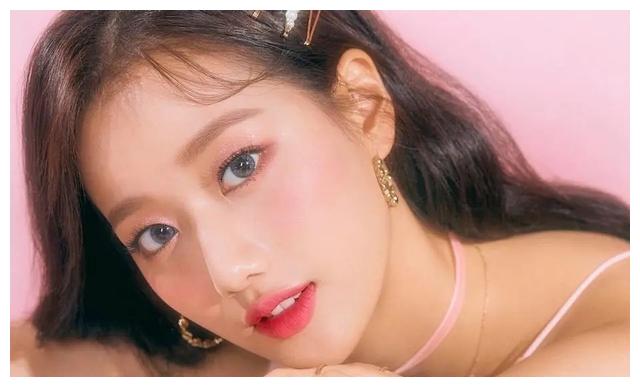 粉丝整理小学至今照片澄清李娜恩是天生整容脸