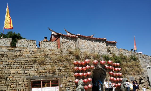 福建泉州有座国内仅存的石头城清幽而凝重历经风雨绝世独立