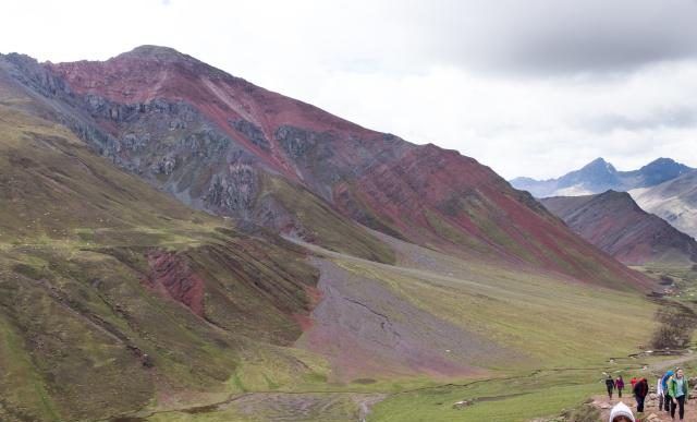 最幸运的部落：因为家门口的彩虹山，一年能挣50万美金休闲区蓝鸢梦想 - Www.slyday.coM