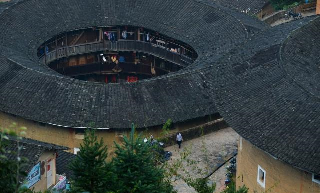 中国最美的土楼之一，被亲切地叫做“四菜一汤”，还是世界遗产休闲区蓝鸢梦想 - Www.slyday.coM