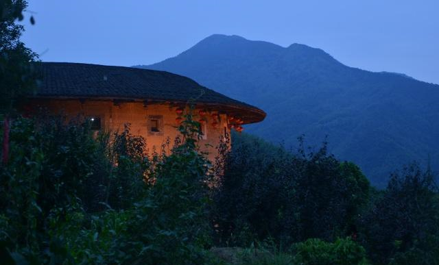 中国最美的土楼之一，被亲切地叫做“四菜一汤”，还是世界遗产休闲区蓝鸢梦想 - Www.slyday.coM