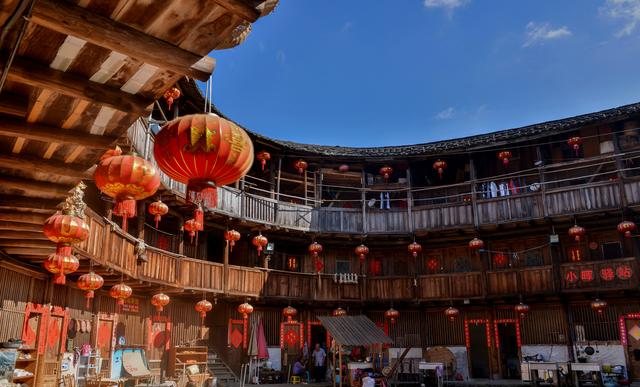 中国最美的土楼之一，被亲切地叫做“四菜一汤”，还是世界遗产休闲区蓝鸢梦想 - Www.slyday.coM