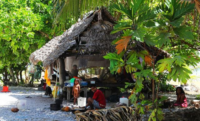 实拍基里巴斯街头经济落后但物价却很高希望中国游客多来旅游