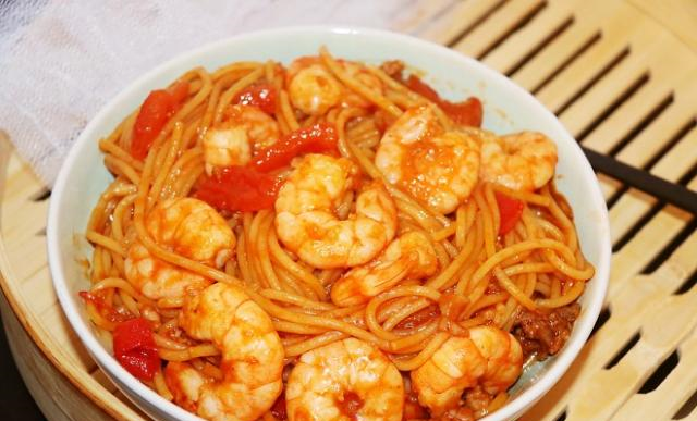 西餐厅级别的番茄虾仁意面做法意外的简单