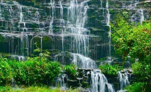 中国降雨最多的城：一年下雨220天被誉为雨都，有最大的熊猫基地休闲区蓝鸢梦想 - Www.slyday.coM