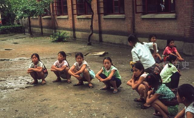 对于许多长在70年代的人来说,童年的记忆总是深刻而又