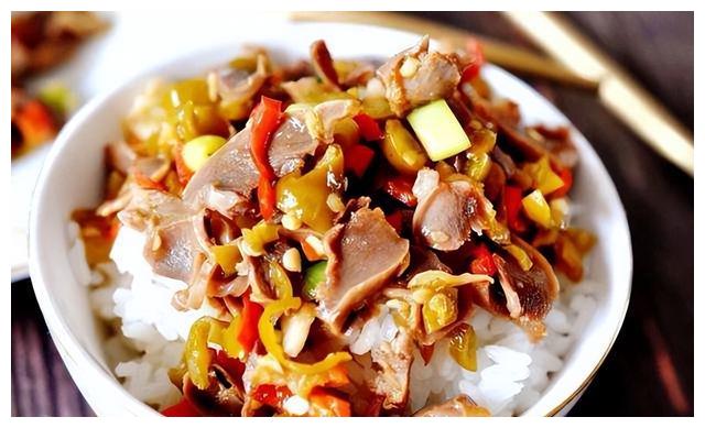 超级下饭的泡椒鸡杂怎么吃都好吃