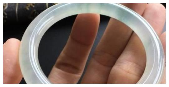 心理测试：第一眼喜欢哪个手镯？测你后半辈子日子会顺心如意吗休闲区蓝鸢梦想 - Www.slyday.coM