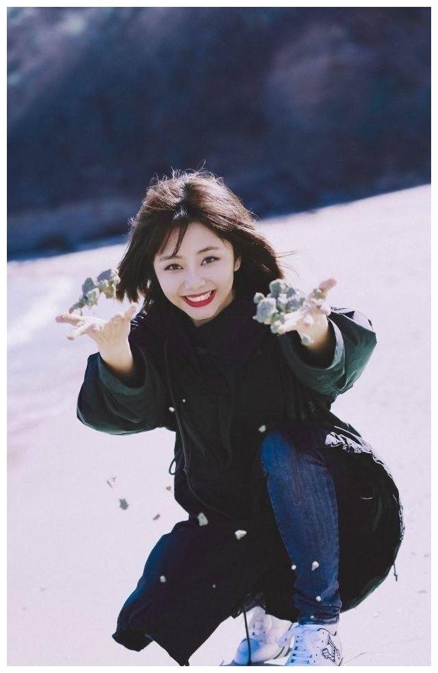 来看看那个小女孩谭松韵