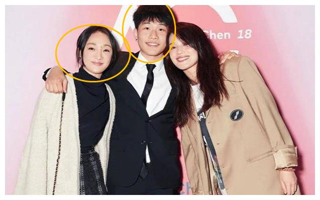 不知道大家知不知道何琳这个人,陈坤和何琳曾经在一起好几年,两人还是