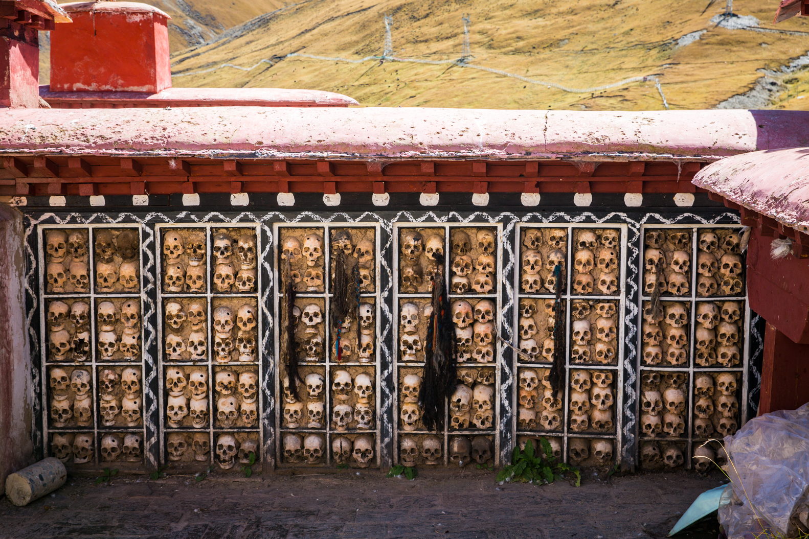 这个骷髅墙非常出名,已开放为旅游景点
