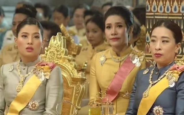 32岁泰国公主太受宠!祭祖时还低头玩手机,身份尊贵无人敢提醒