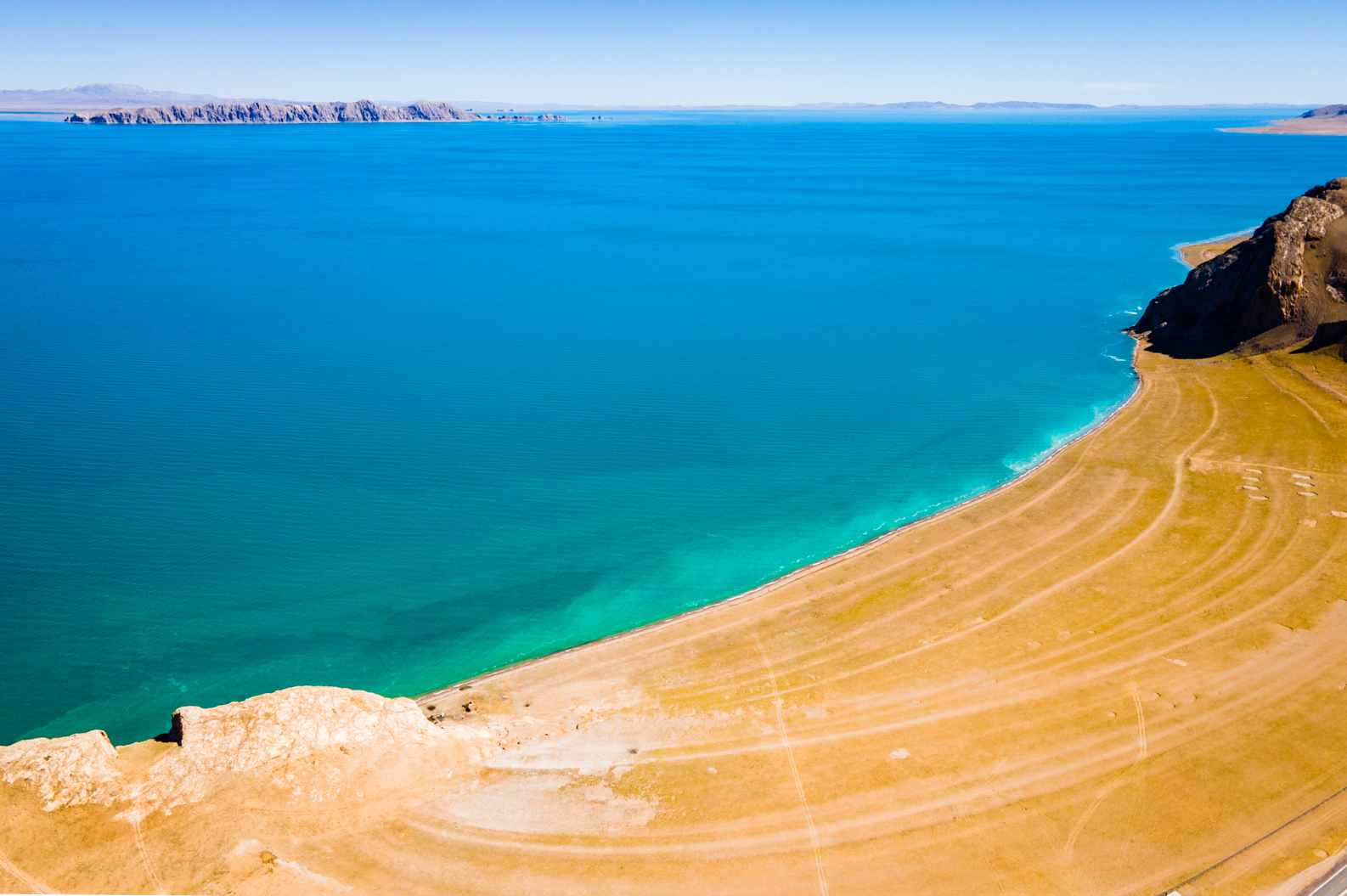 湖面面积还在不断地增大,如果将来连上周边的崩则错,纳江错,班戈错,错
