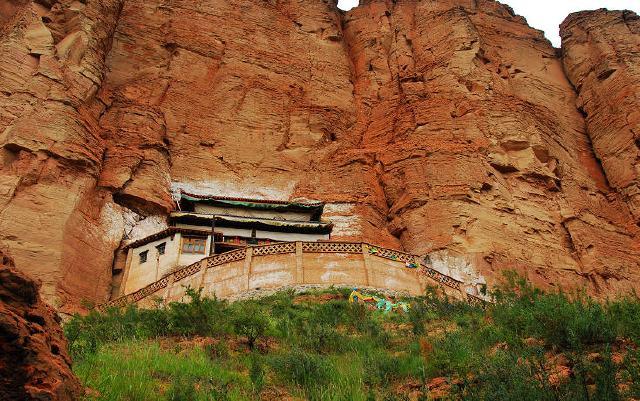 1 / 7 青海的这两个白马寺,一个在互助县,另一个在贵德县,相信大家对