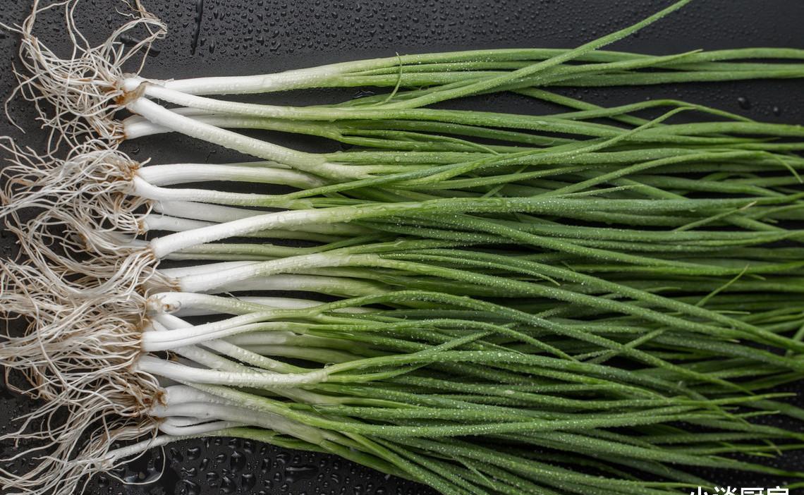 吃不完的小葱学会这样保存,放半个月还是新鲜翠绿的,太方便了