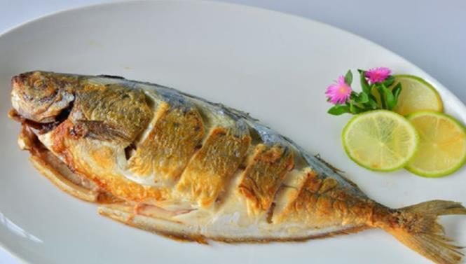 煎鱼这道菜的特点是外香酥内软嫩,无汤无汁,干香不腻_高清图集_新浪网