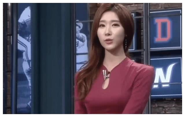 看韩国女主持人为收视率都穿了啥?就知道韩国综艺竞争有多激烈!