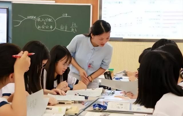 夫妻都是教师好吗 双职工教师利弊分析