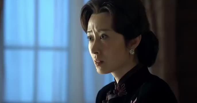 明楼向大姐表明自己五重身份,大姐瞬间被震撼哭了