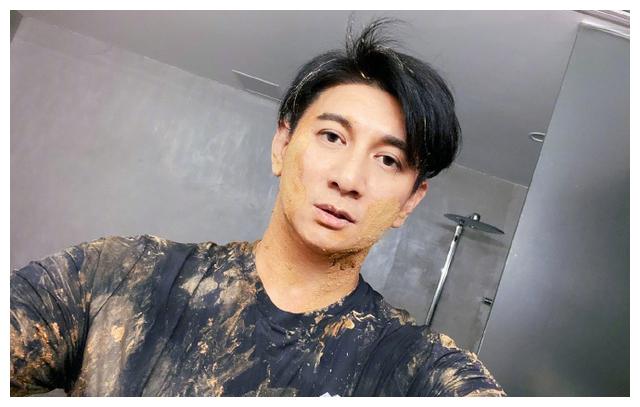吴奇隆晒近照,霹雳虎变"泥巴虎",颜值回春玻尿酸脸太抢镜