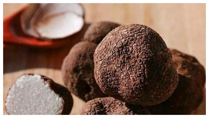 深山里的无娘果气味像臭袜子国内没人吃出口成高档食品