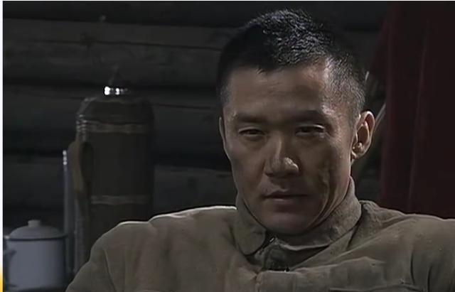 亮剑张大彪这么彪悍的角色却被王唯活生生演成了娘炮