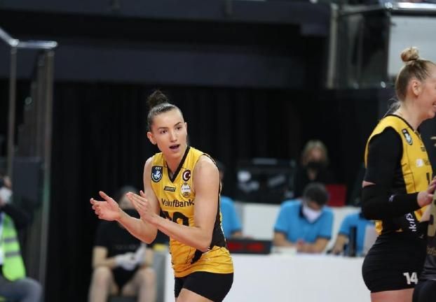 拒绝爆冷瓦基弗银行女排晋级欧冠半决赛哈克28分加比19分